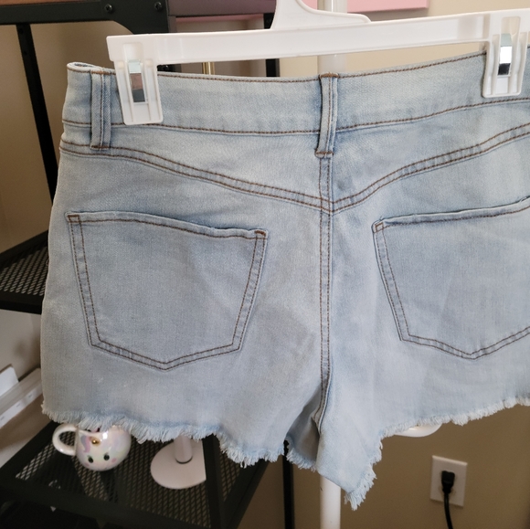 Jean shorts - Picture 3 of 4